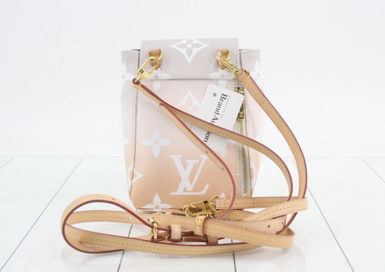 Sac à dos Tiny Louis Vuitton – Sacs a dos, Cuir, Toile (photo 2 of 14)