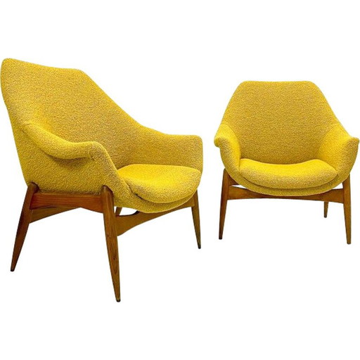 Coppia di poltrone in tessuto giallo di metà secolo di Julia Gaubek, Ungheria, anni '50