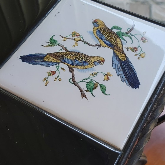 Image 1 of Prachtige vintage plantenstand, smeedijzer en keramiek met vogelmotief 