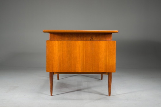 Image 1 of Escritorio modelo RT200 en teca, diseñado por Heinrich Riestenpatt, Alemania, década de 1960.