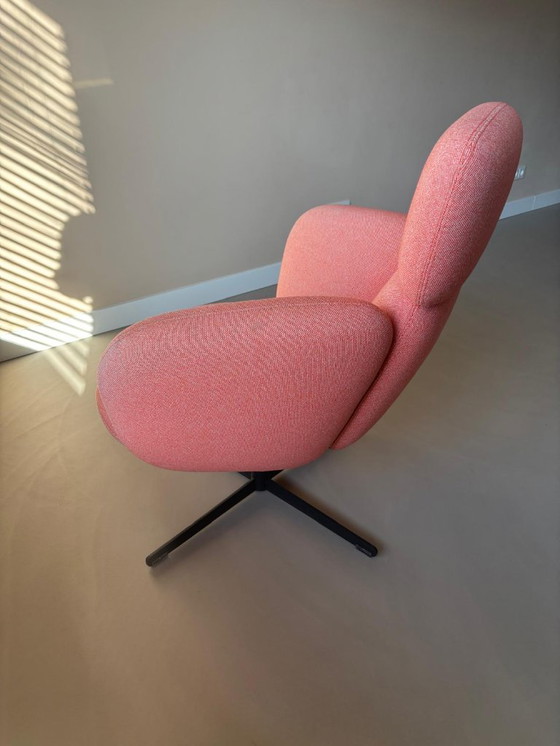 Image 1 of Fauteuil - Artifort - Dossier haut en laiton