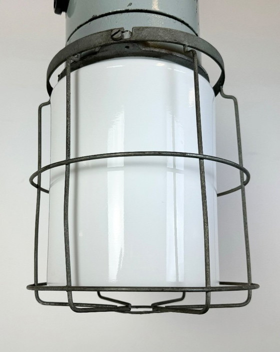 Image 1 of Lampada industriale a gabbia in alluminio con vetro opalino di Elektrosvit, anni '70