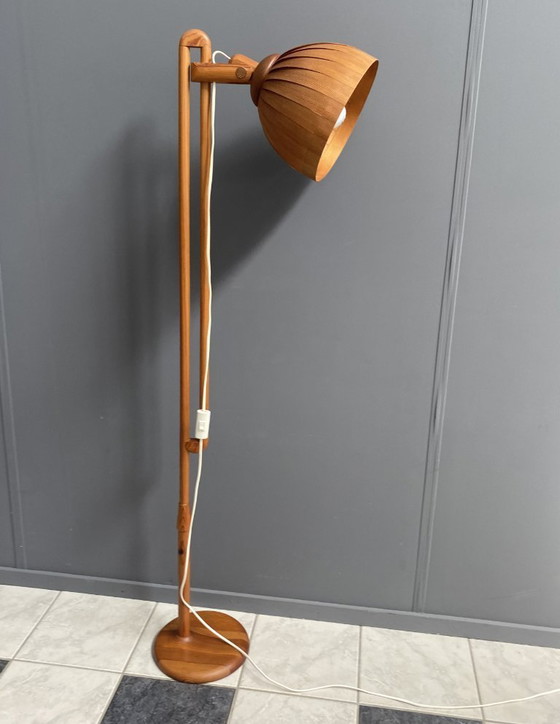 Image 1 of Hans agne Jakobsson houten vloerlamp jaren 60