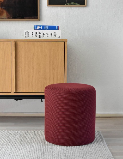 Pouf rotondo rosso in tessuto Kvadrat Drop – Ø37cm x H40 cm