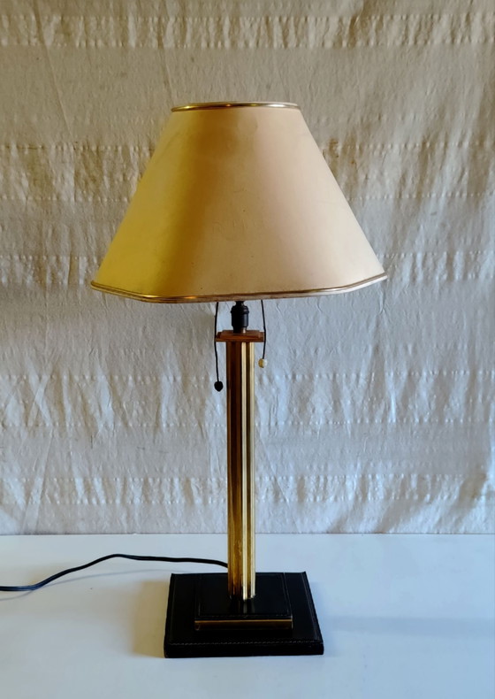 Lampada da tavolo in pelle e ottone - design anni '50 – Lampade da tavolo (photo 2 of 10)