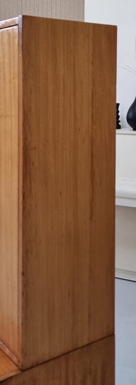 Image 1 of Aparador de mediados de siglo