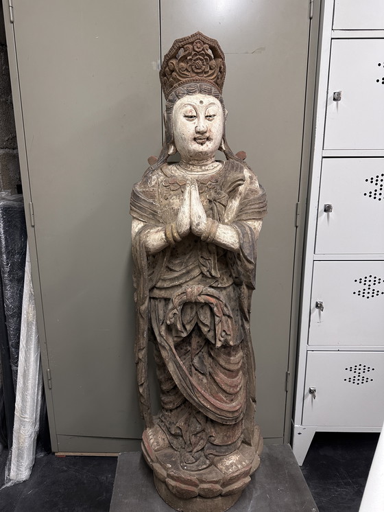 Image 1 of Monumentale, handgeschnitzte chinesische/südostasiatische Tempelstatue aus Holz – Polychromie – 128 cm (Guanyin/Bodhisattva)