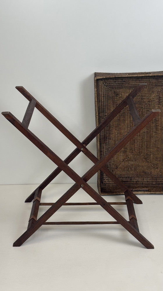 Image 1 of Plateau de service vintage en rotin / plateau de majordome pliant en bois
