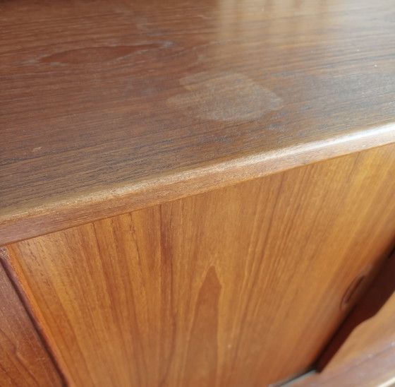 Wunderschönes dänisches Teak-Highboard | Mid-Century Modern | 1960er Jahre – Wood (photo 9 of 11)