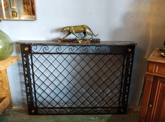 Image 1 of Console / radiator cover
