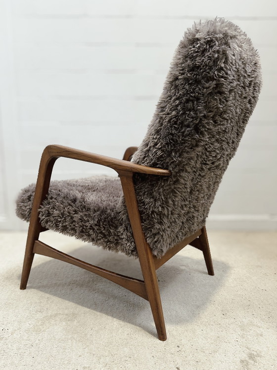 Image 1 of Deens design fauteuil in teddy bekleding 