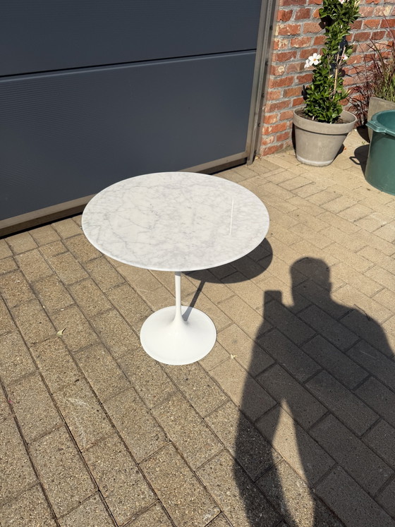 Image 1 of Knoll Tulip side table in Carrara Satin matte marble in NEW CONDITION!! Eero Saarinen