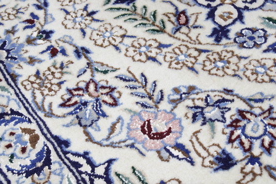 Image 1 of Original hand-knotted Persian carpet Nain 9 LA Fine with silk 450 x 90 cm Top condition