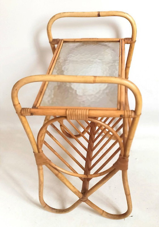 Image 1 of Table d'appoint et porte journaux Rotin Années 60