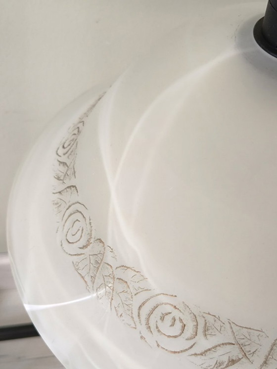 Image 1 of Paire de lustres en pâte de verre blanc et doré