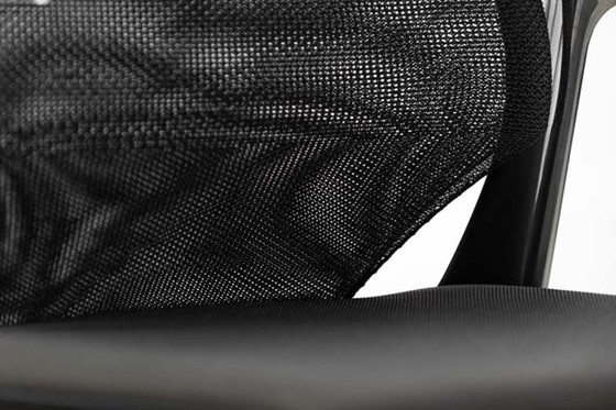 Image 1 of Vitra Medaslim Vergaderstoel