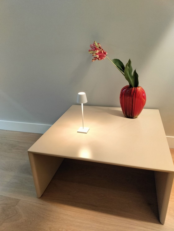 Image 1 of Prachtige Leolux bijzet Hoektafel TV Tafel.