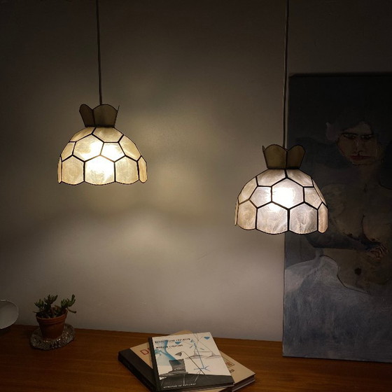 Pair of Capiz Pearl Pendant Lights, 1950s – Pendant lamps, Stone (photo 8 of 9)