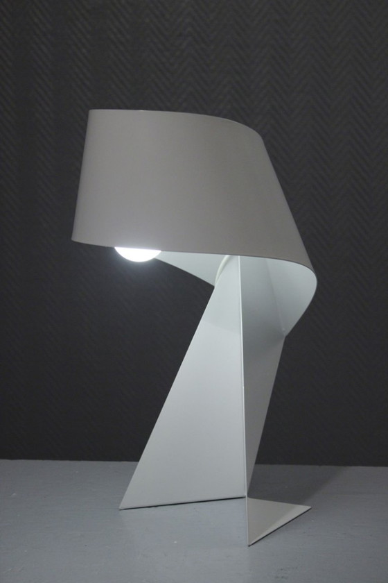 Image 1 of Lampada vintage "Ribbon" in metallo piegato laccato bianco, disegnata da Claire Norcross & Habitat