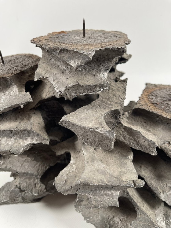 Image 1 of Bougeoir sculptural de style brutaliste en aluminium massif moulé