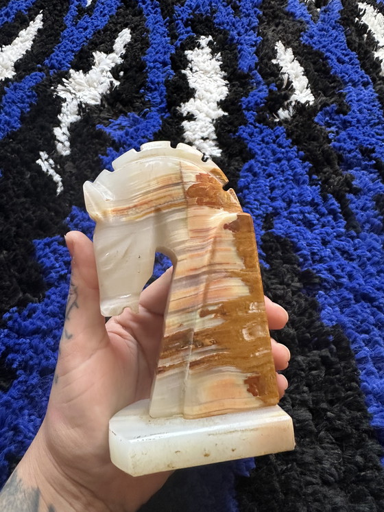 Image 1 of Cavalieri d'epoca in onice intagliati a mano