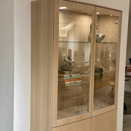 Image 1 of Vetrina in rovere Skovby