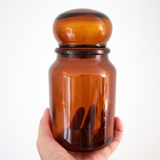 Vintage set of Belgian amber-brown glass apothecary jars – Decorative Objects (photo 10 of 10)