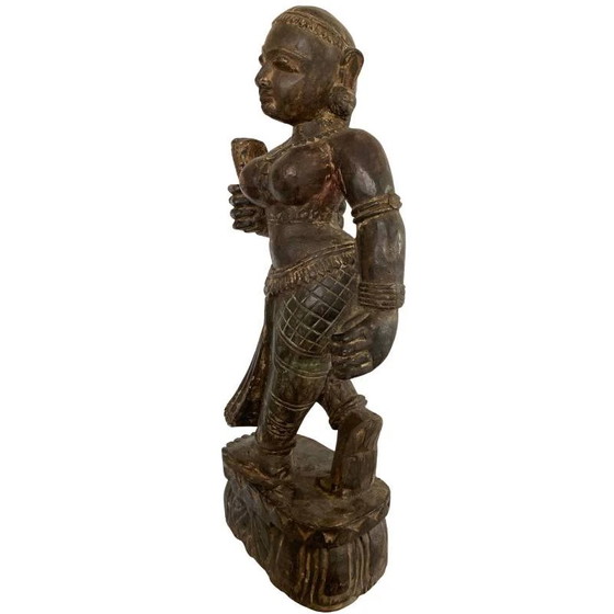 Antike indische polychrome Holztempelfigur – weibliche Begleiterin – Los 191 – Bildhauerei, Wood (photo 2 of 23)