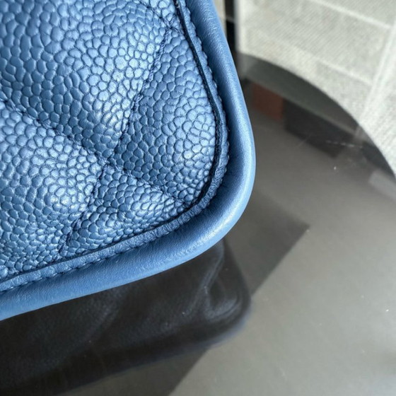 Image 1 of Chanel French Riviera – Gestepptes Kalbsleder mit Caviar-Muster, blau-silberne Beschläge, Serie 15