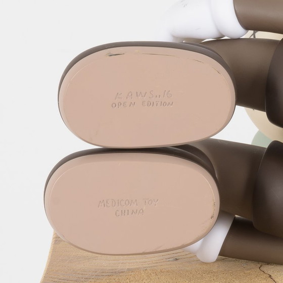 Image 1 of Acompañante - KAWS