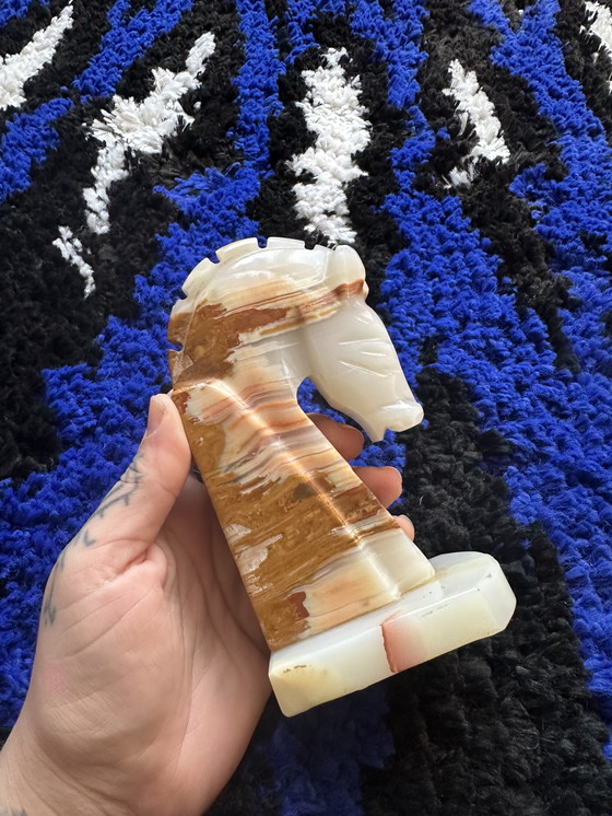 Image 1 of Cavalieri d'epoca in onice intagliati a mano