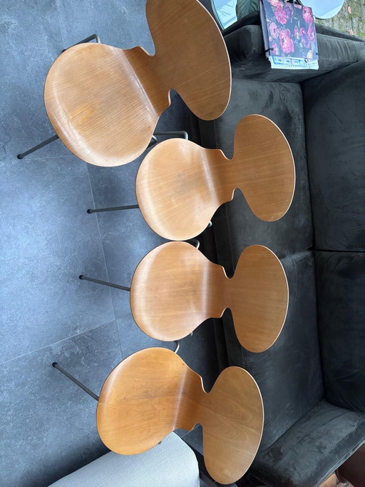 Raro set di 4 sedie vintage a 3 gambe di Fritz Hansen