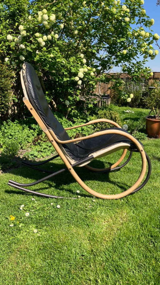 Fauteuil à bascule Nonna par Paul Tuttle