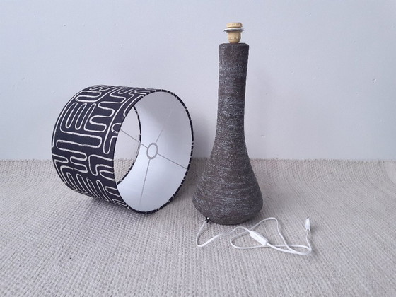 Image 1 of Vintage brutalist vloerlamp, bruin met turquoise lampvoet van chamotte klei met nieuwe handgemaakte lampenkap