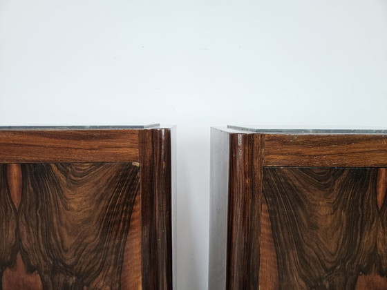 Image 1 of Pair of 1930s Art Deco bedside tables in walnut burl with marble top
