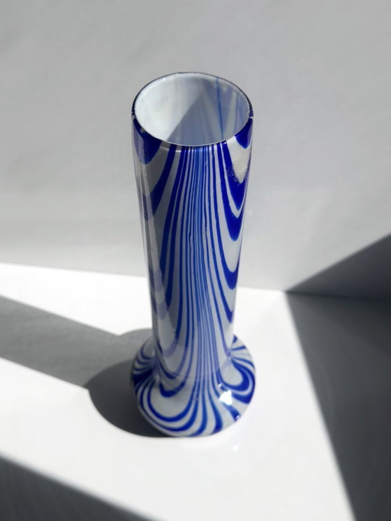 Vaso Vintage Carlo Moretti in Vetro Blu e Bianco, Italia Anni '70 – Vasi, Murano Glass (photo 4 of 5)