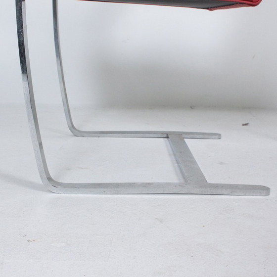 Image 1 of BRNO Modernistische rode fauteuil toegeschreven aan Ludwig Mies van der Rohe - Knoll International