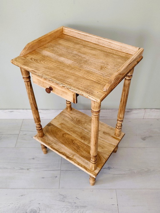 Image 1 of Tavolino laterale in legno massello