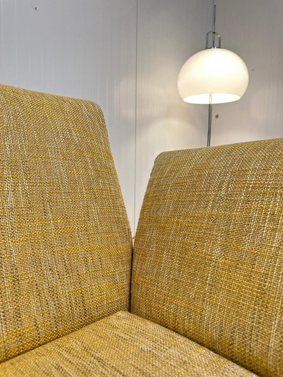 Image 1 of Divano Pode a 3 posti giallo come nuovo con garanzia