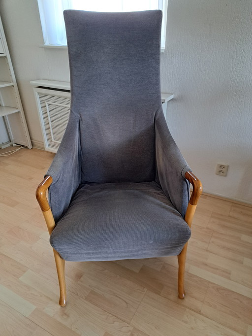 Giorgetti Progetti wingchair model 63240, designer in top condition