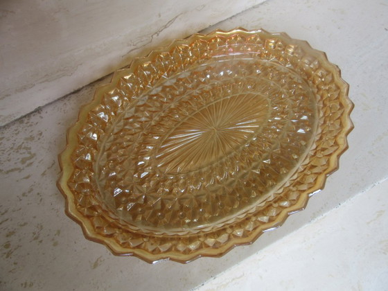 Plateau de service ovale en verre pressé Art Déco style Fenton, motif carnaval – Accessoires de table, Glass (photo 12 of 13)