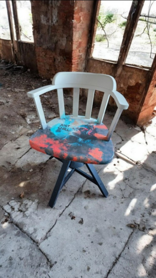 **Sedia da scrivania Urban Art – Dipinta a mano – Pezzo unico**