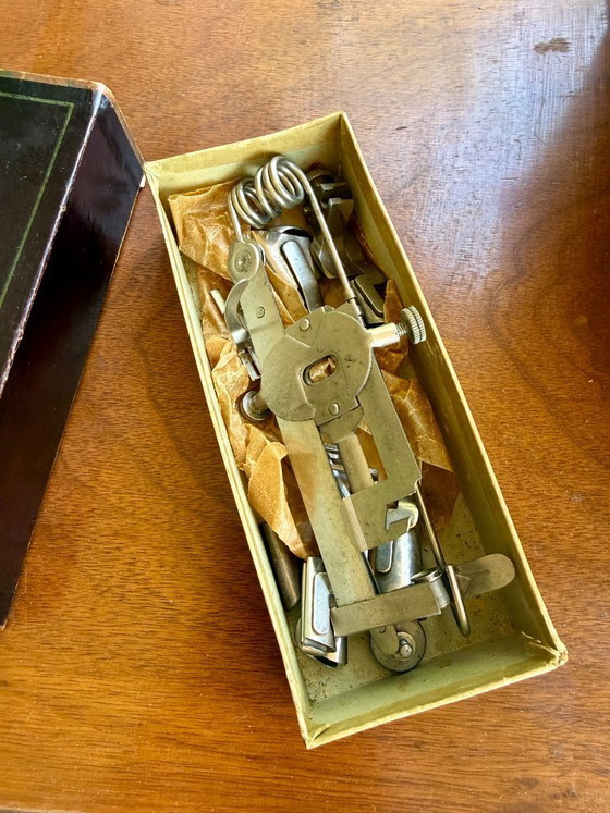 Image 1 of Vintage Singer naaimachine met accessoires