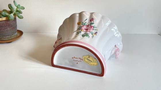 Image 1 of Pique-Fleurs Mural Ateliers Segries Moustiers Frankrijk