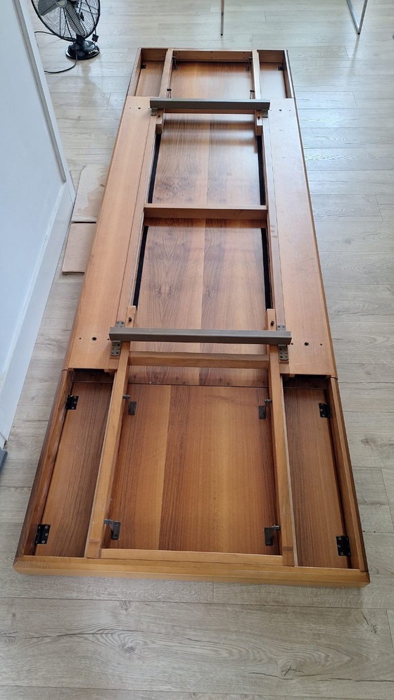 Image 1 of Tavolo in noce massello e sedie in stile Art Déco.