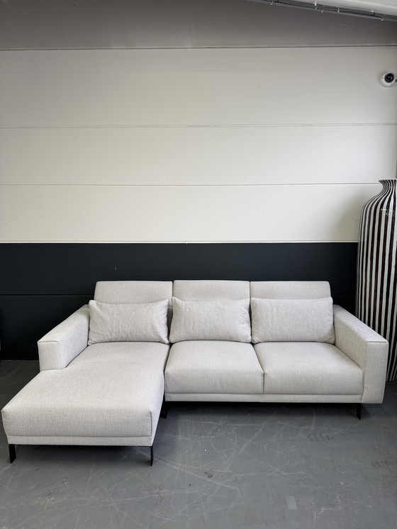 Image 1 of Montel Milano