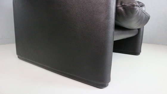 Image 1 of Vico Magistretti Maralunga - Sedia da salotto in pelle nera per Cassina, anni '80