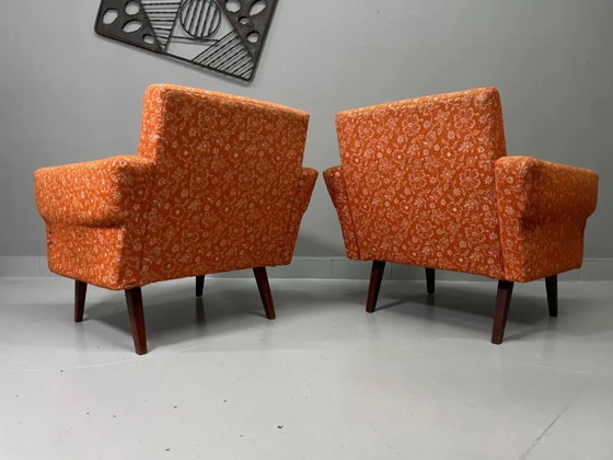 Image 1 of Een paar retro fauteuils, gestoffeerde loungestoelen uit het midden van de 20e eeuw, Tsjechisch/Centraal-Europees, midden 20e ee