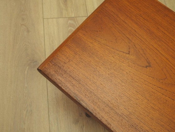 Aparador de teca con patas cónicas oscuras, mesa consola baja danesa, década de 1970. – Wood (photo 8 of 13)