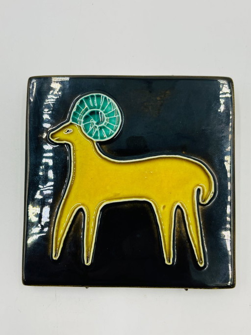 Piastrella vintage in ceramica a forma di testa di ariete di Yvette Manoy - 1968 – wanddecoratie (photo 2 of 11)